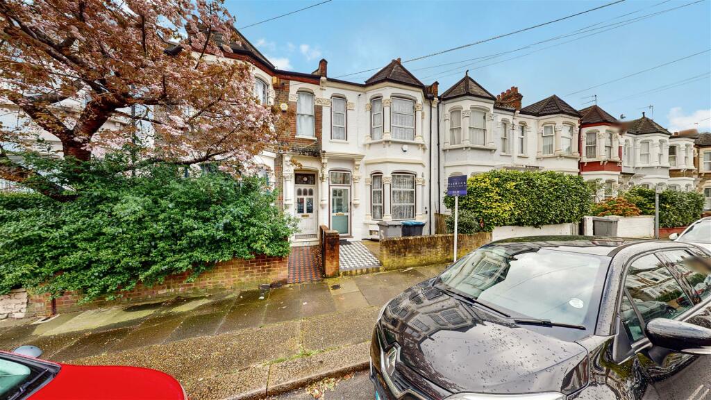 5 bedroom terraced house for rent in Mostyn Gardens, Kensal Rise, London, NW10