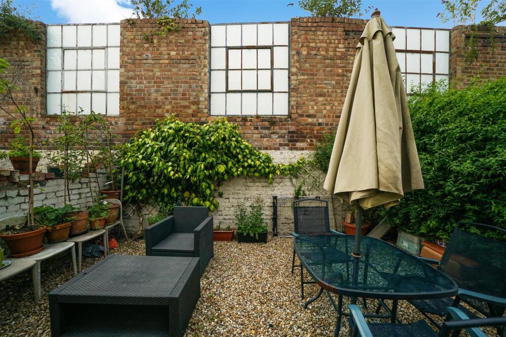 Main image of property: Kilburn Lane, Queens Park, London