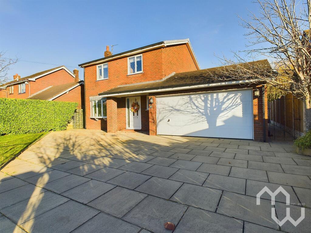 4 bedroom detached house for sale in Chapel Road, Hesketh Bank, PR4