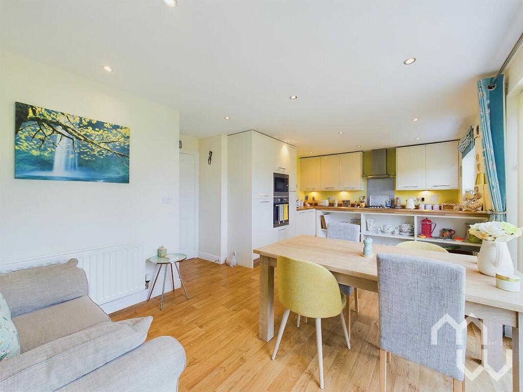 4 bedroom detached house for sale in Tillage Close, Walmer Bridge, PR4