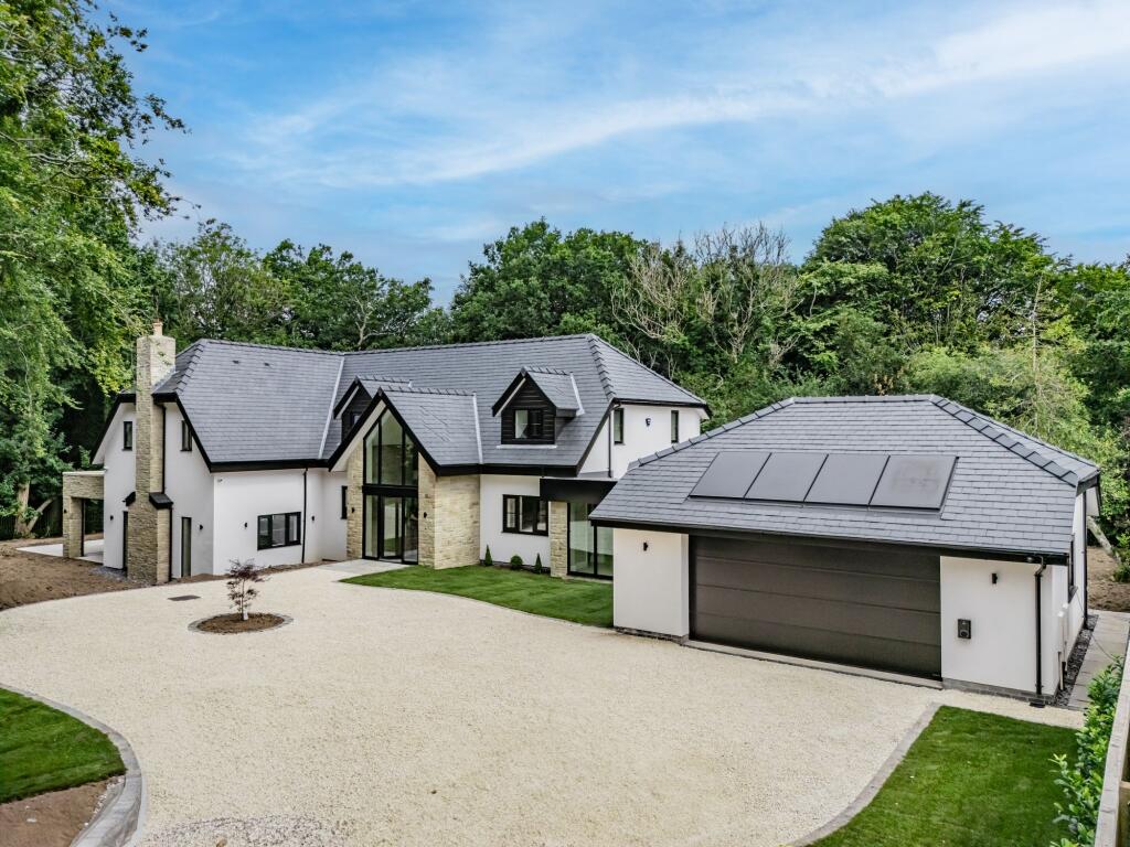 Main image of property: Blashaw Lane, Penwortham, PR1