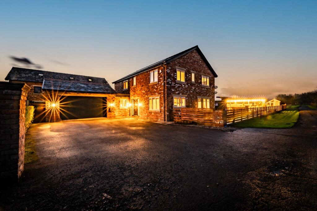 Main image of property: Wham Lane, Little Hoole, PR4