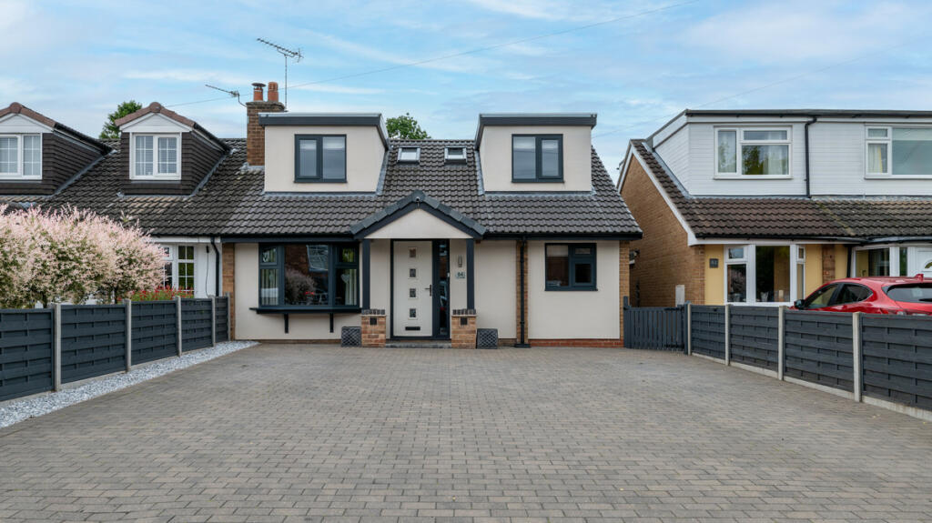 4 bedroom semidetached house for sale in The Green, Bartonunder