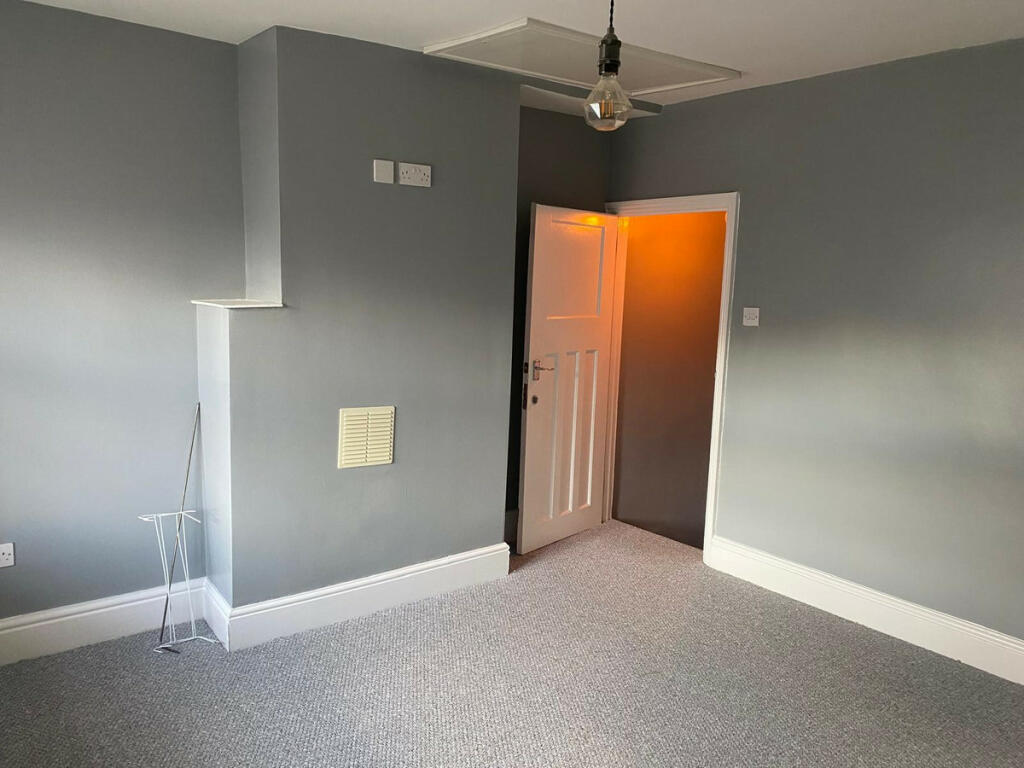 Additional property image - Lichfield Street, Tamworth, B78