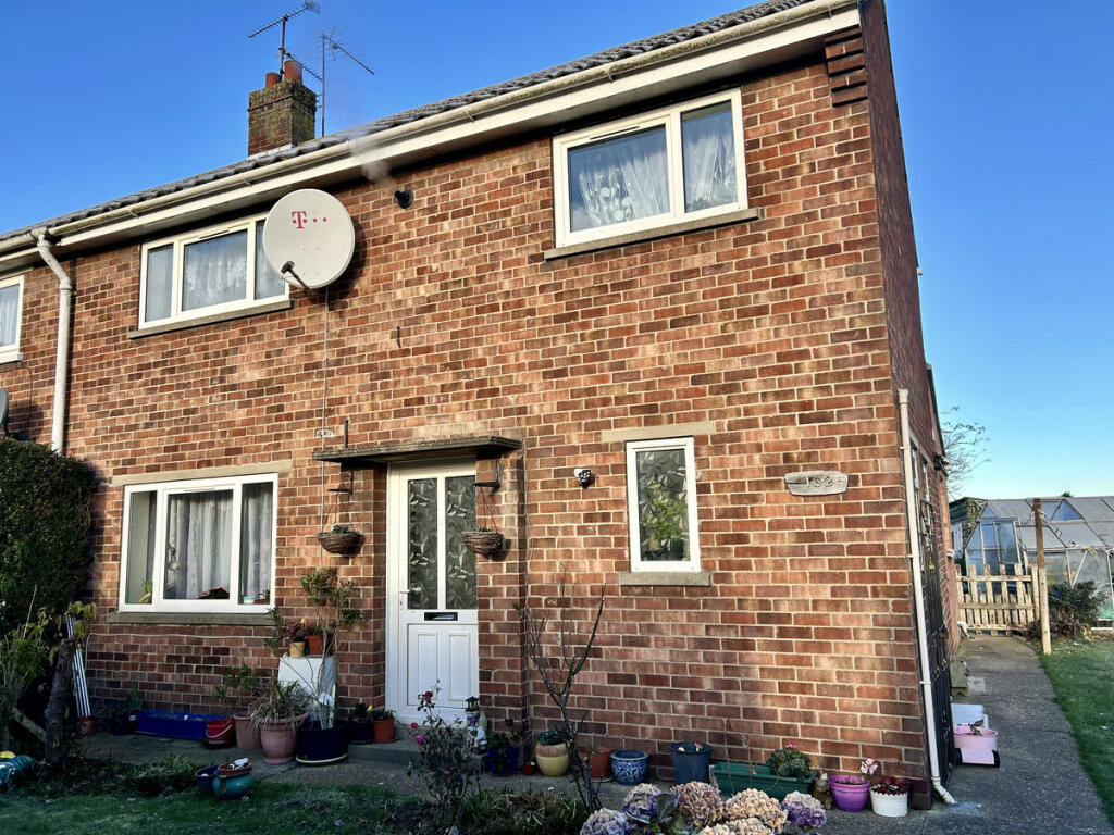 3 bedroom semi-detached house