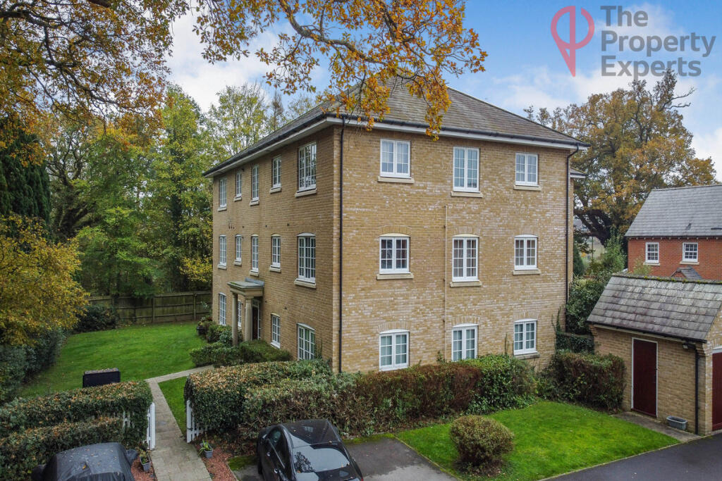 Main image of property: Fernhill Place, Hook, RG27
