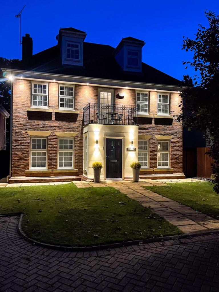 5 bedroom detached house for sale in Bellingham Mount, Wigan Lane