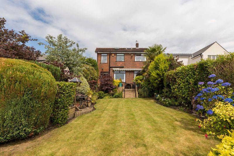 3 bedroom detached house for sale in Finch Lane, Appley Bridge, WN6 9DT