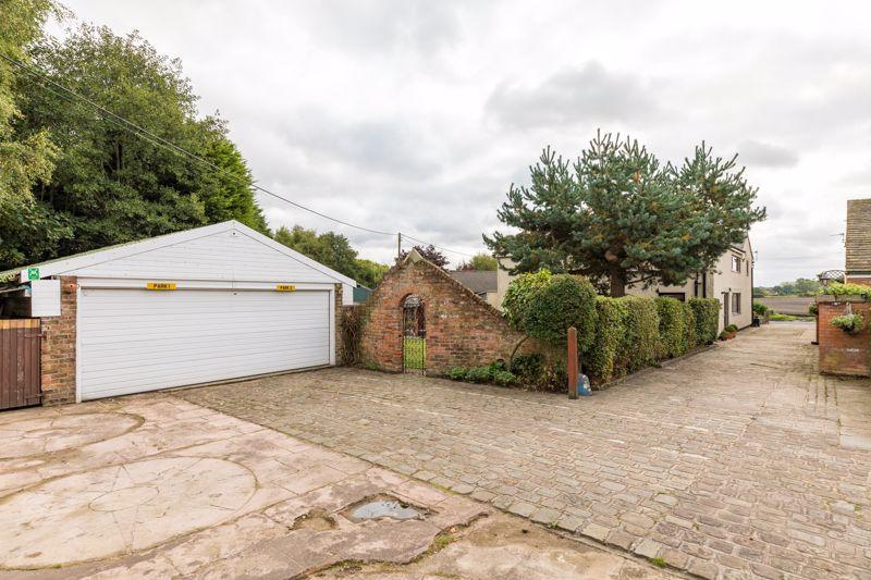 5 bedroom detached house for sale in Heskin Farm, School Lane