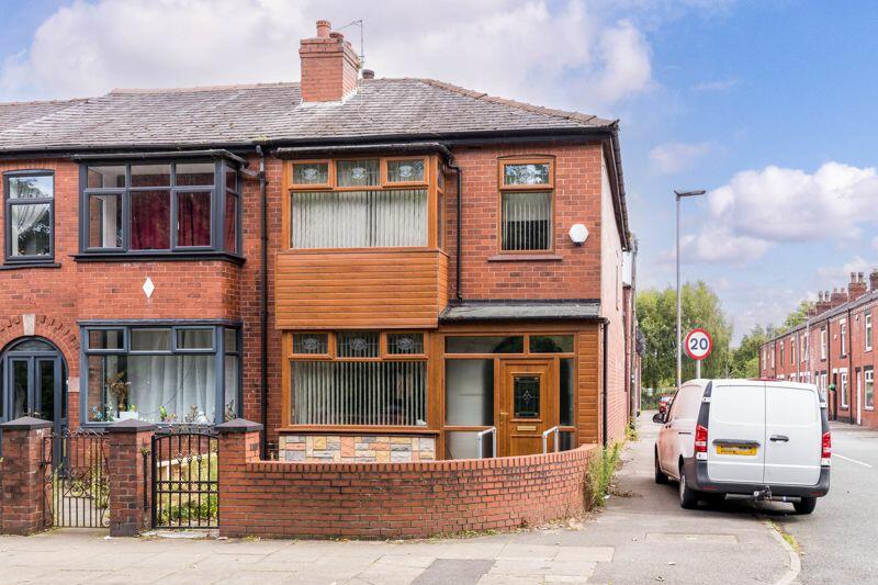 3 bedroom semidetached house for sale in Swan Meadow Road, Poolstock