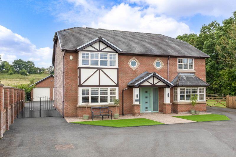 5 bedroom detached house for sale in Orchard Gardens, Wrightington, WN6 9SR, WN6