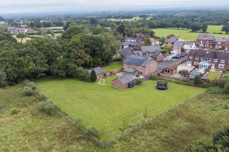 5 bedroom detached house for sale in Orchard Gardens, Wrightington, WN6 9SR, WN6