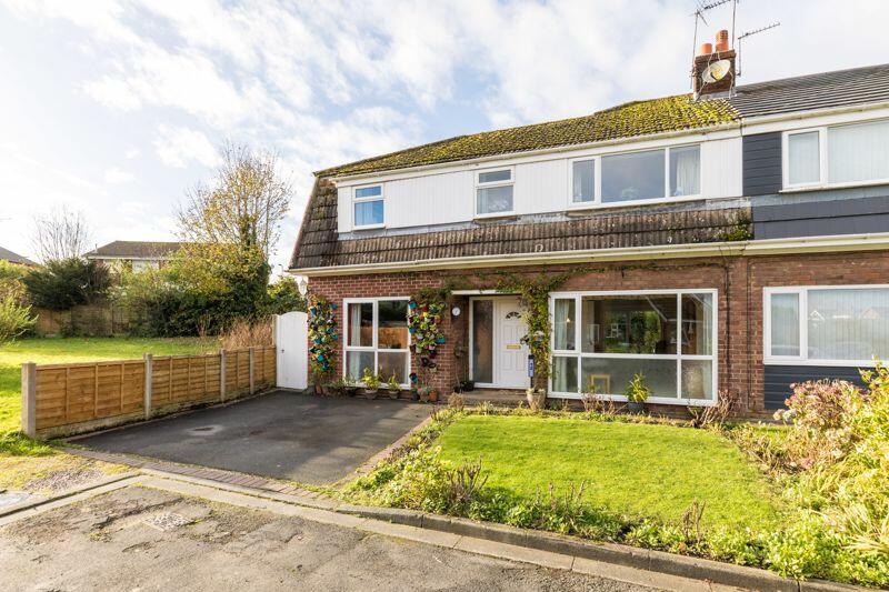 4 bedroom semidetached house for sale in Darvel Avenue, Garswood, WN4
