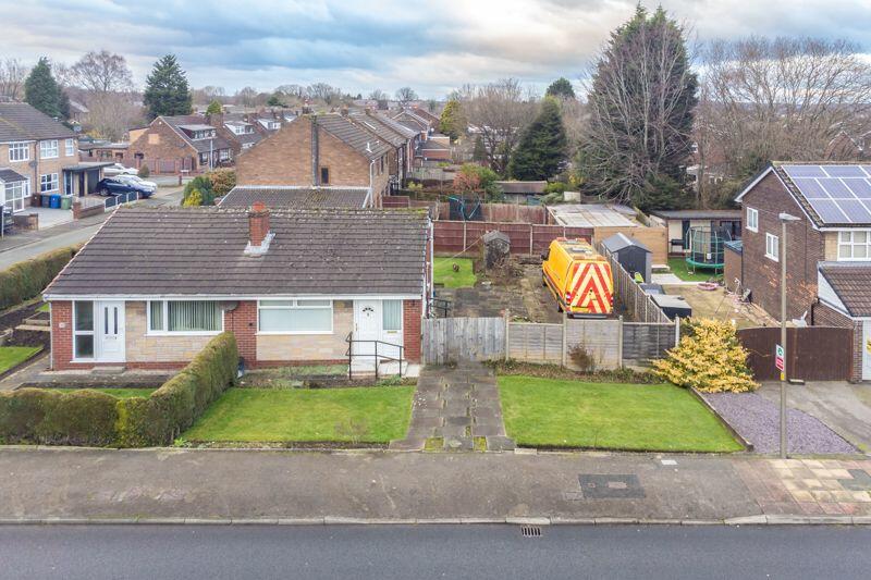 2 bedroom semidetached bungalow for sale in Fulbeck Avenue, Hawkley