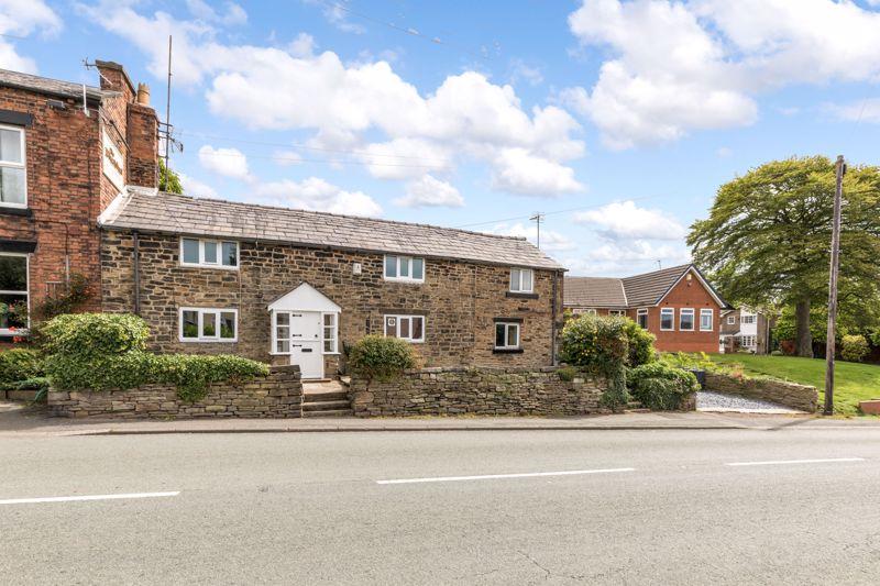 3 bedroom semidetached house for sale in Miles Lane, Appley Bridge