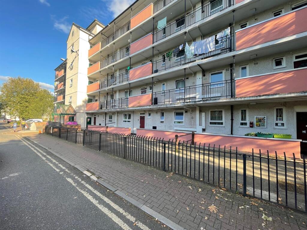 Main image of property: Thomas Road, London