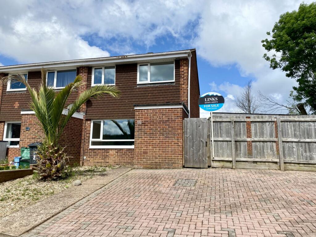 3 bedroom end of terrace house for sale in Wilmott Close, Exmouth, EX8