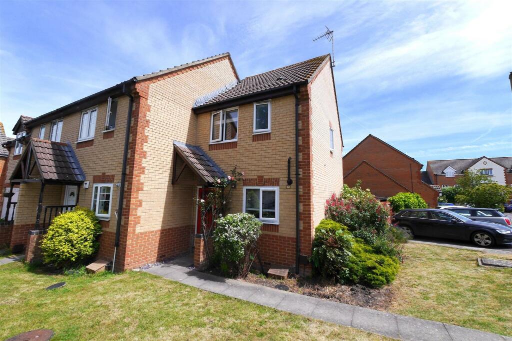 2 bedroom end of terrace house for sale in Evenlode Drive, Didcot, OX11