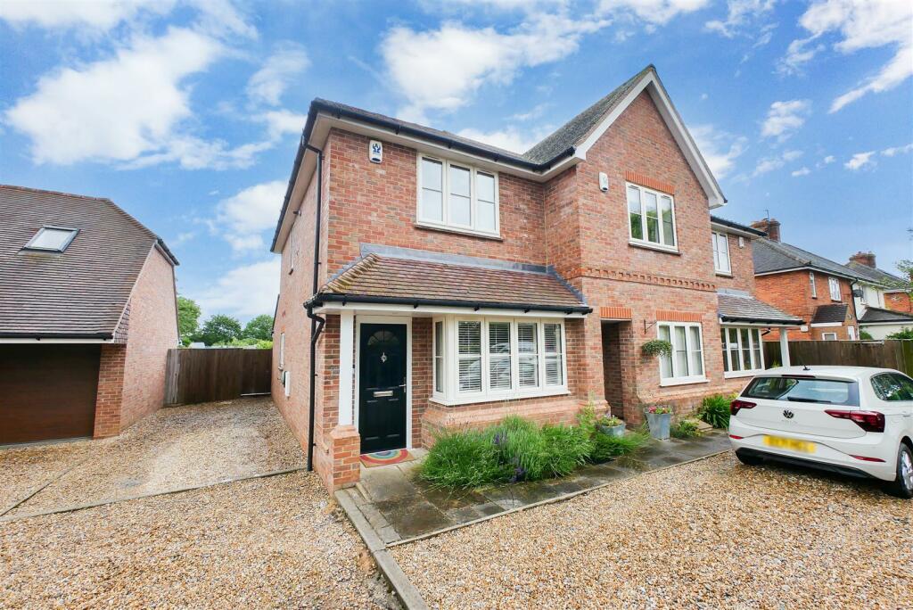 2 bedroom semidetached house for sale in Love Lane, Watlington, OX49