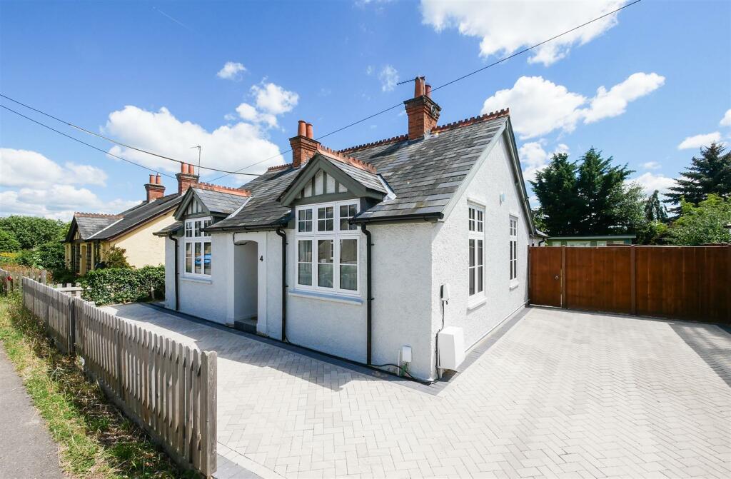 2 bedroom detached bungalow for sale in Charles Road, Cholsey, OX10