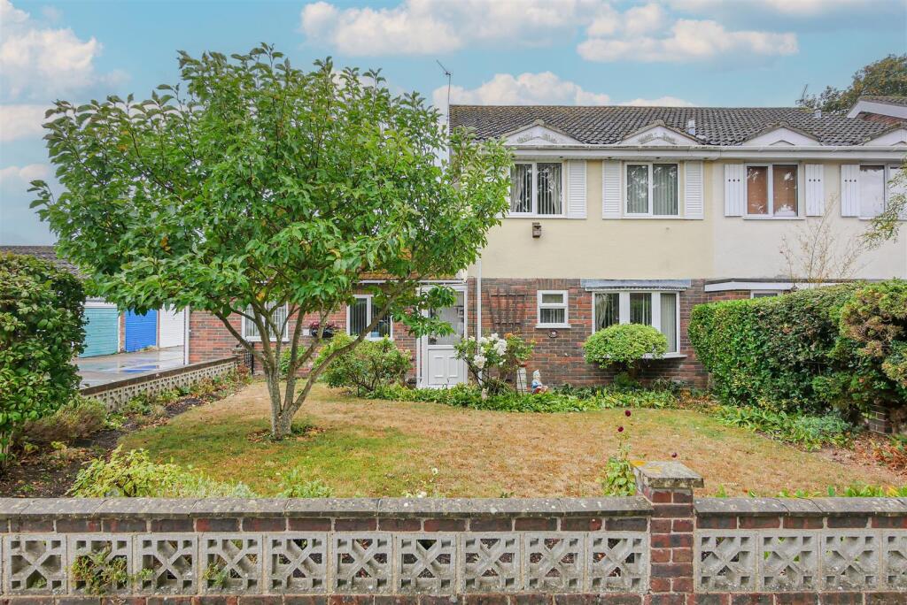 Main image of property: Observatory Close, Benson