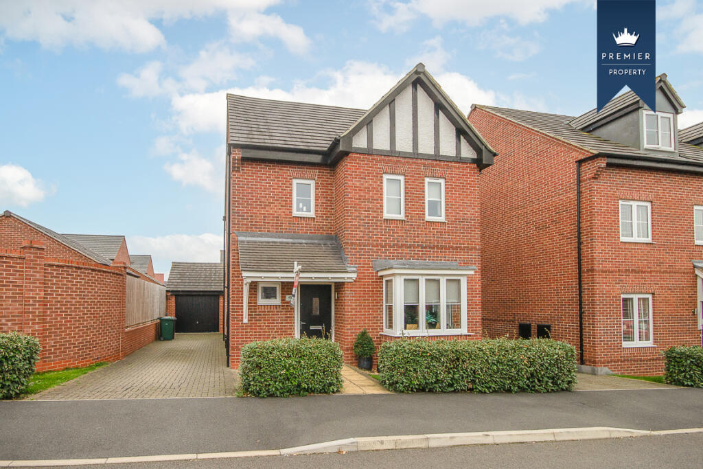 4 bedroom detached house for sale in Heathfield Avenue, Etwall, Derby