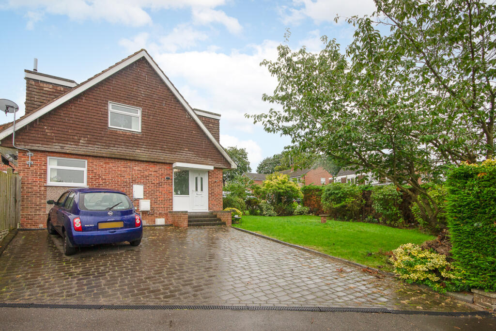 3 bedroom semidetached house for sale in Sandown Avenue, Mickleover