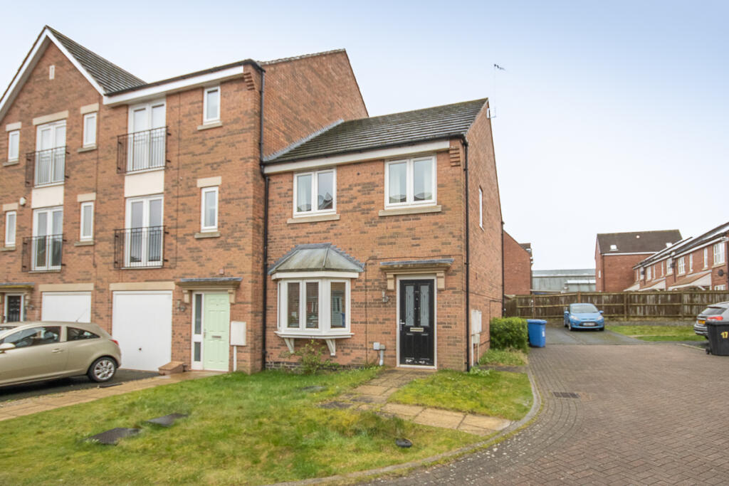 3 bedroom semidetached house for sale in Templeton Close, Mickleover