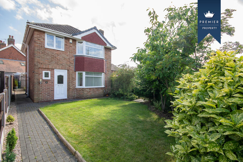 3 bedroom detached house for sale in Darwin Road, Mickleover, DE3