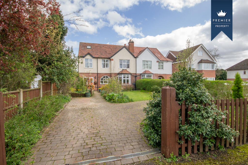 4 bedroom semidetached house for sale in Chestnut Avenue, Mickleover, DE3