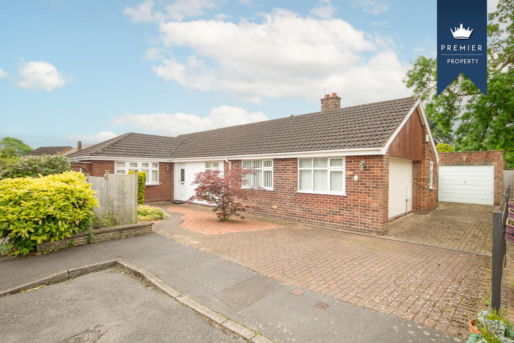 3 bedroom detached bungalow for sale in Queensland Close, Mickleover, DE3