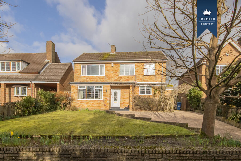 3 bedroom detached house for sale in Uttoxeter Road, Mickleover, DE3