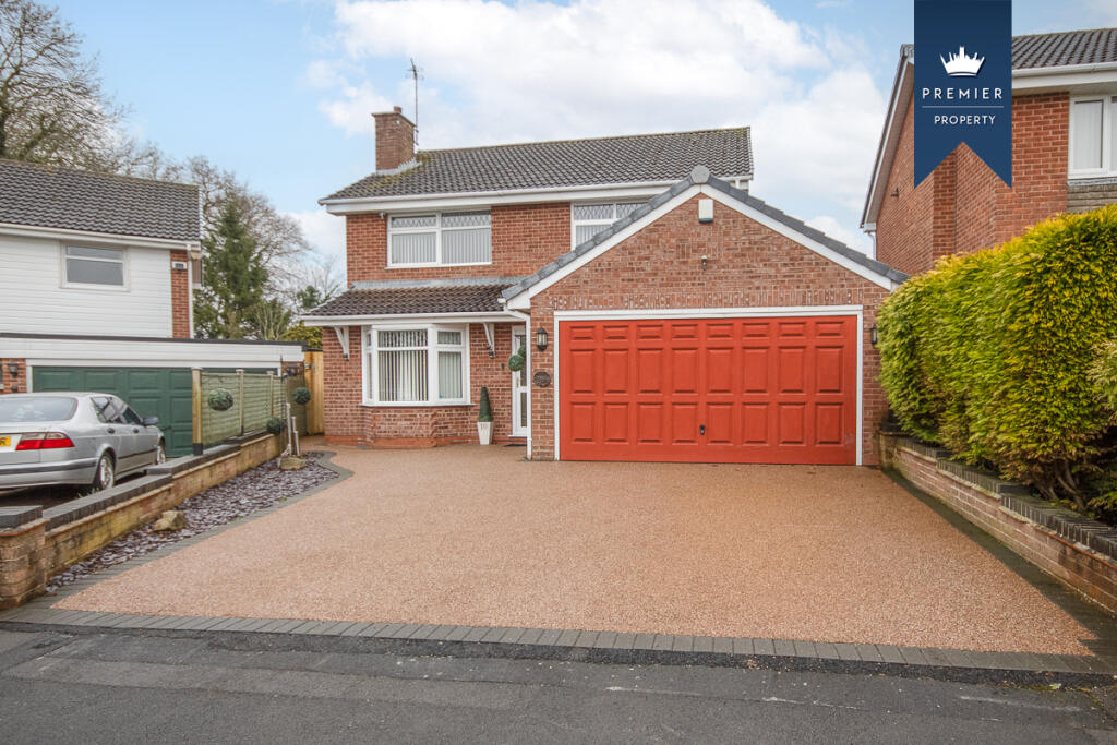 4 bedroom detached house for sale in Paxton Close, Mickleover, DE3