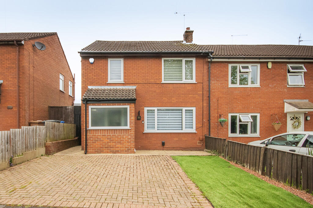 3 bedroom end of terrace house for sale in Kew Gardens, Mackworth, DE22
