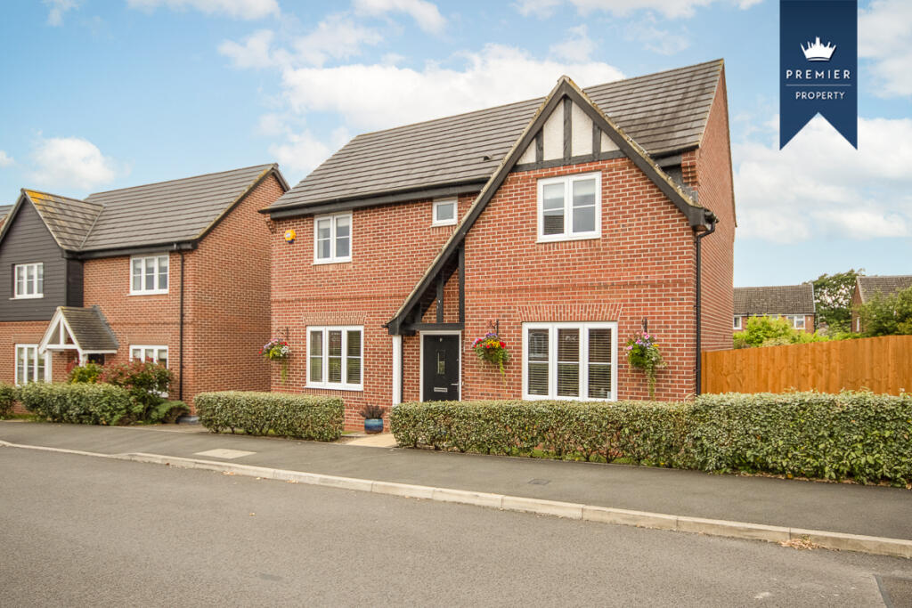 4 bedroom detached house for sale in Nightingale Way, Etwall, DE65