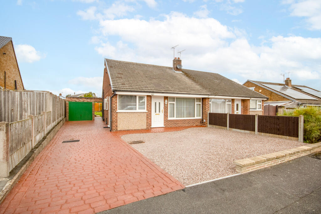 Main image of property: Cairns Close, Mickleover