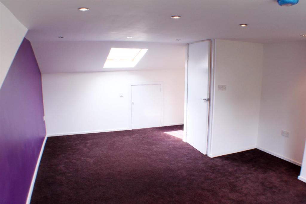 4 bedroom terraced house for sale in Lower Monton Road, Eccles, Manchester, M30