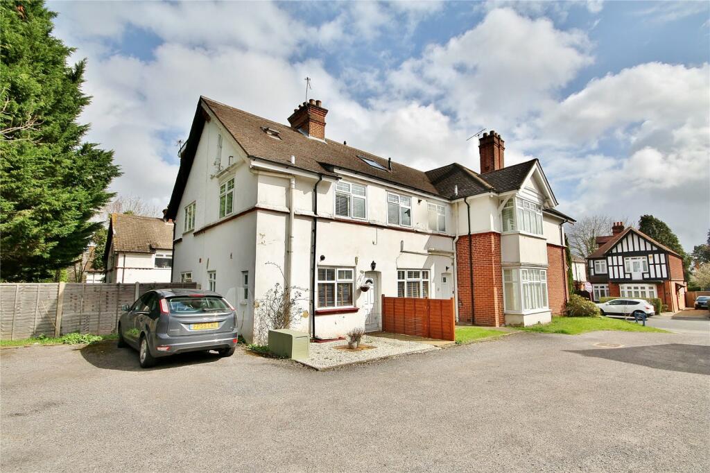 1 bedroom apartment for sale in York Road, Woking, Surrey, GU22