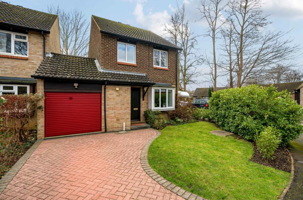 3 bedroom link detached house for sale in Alterton Close, Goldsworth