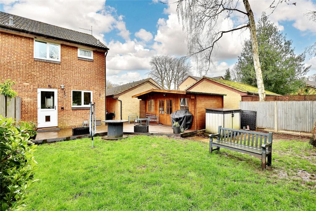 2 bedroom end of terrace house for sale in Tregarth Place, Goldsworth