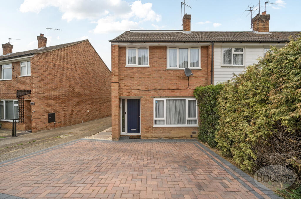 4 bedroom end of terrace house
