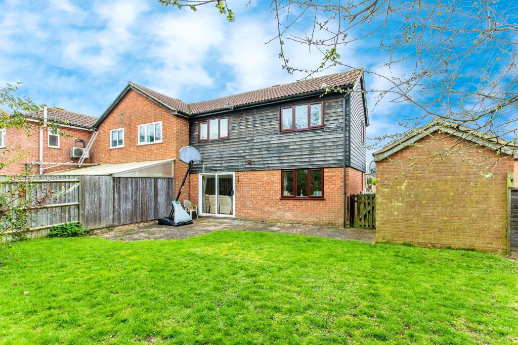 3 bedroom semidetached house for sale in Egremont Road, Hardwick