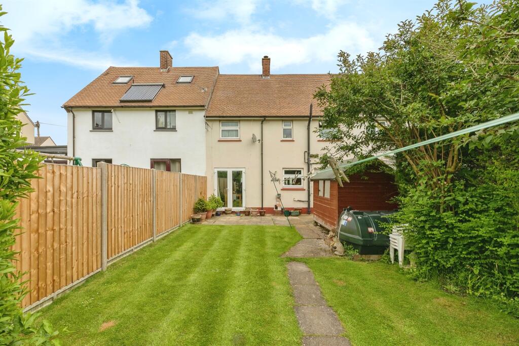 3 bedroom terraced house for sale in Mandene Gardens, Great Gransden