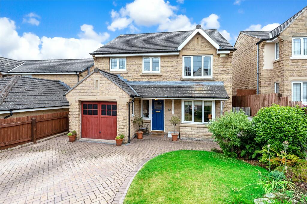 4 bedroom detached house for sale in West Croft, Addingham, Ilkley