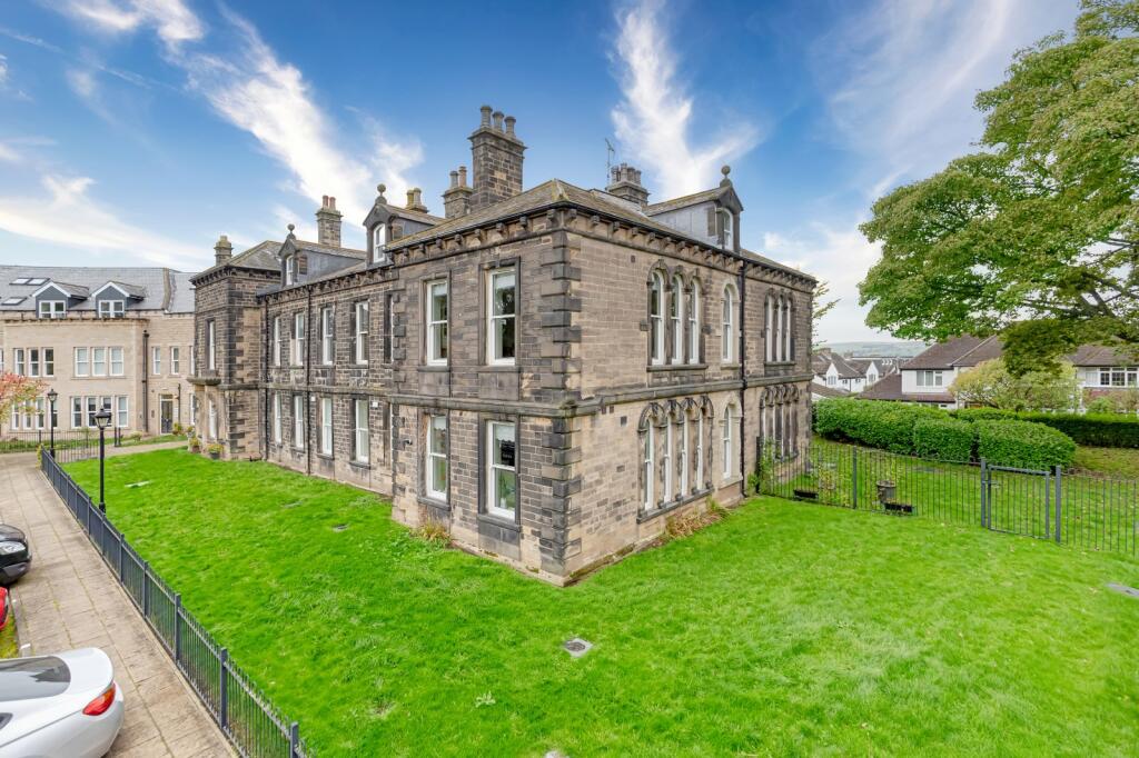 2 bedroom flat for sale in Menston Hall, Farnley Road, Menston, Ilkley