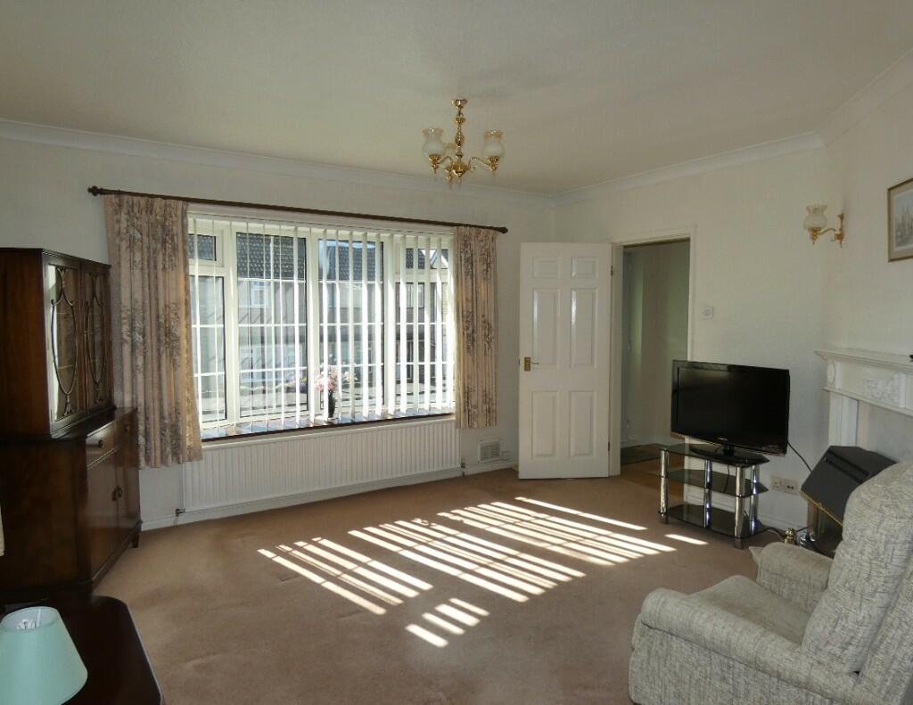 3 bedroom detached house for sale in Whitefields Drive, Richmond, North Yorkshire, DL10