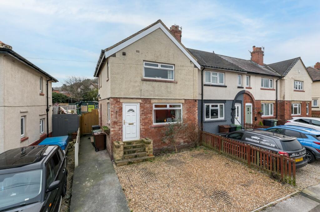 3 bedroom end of terrace house for sale in Westbourne Grove, Otley, West Yorkshire, LS21