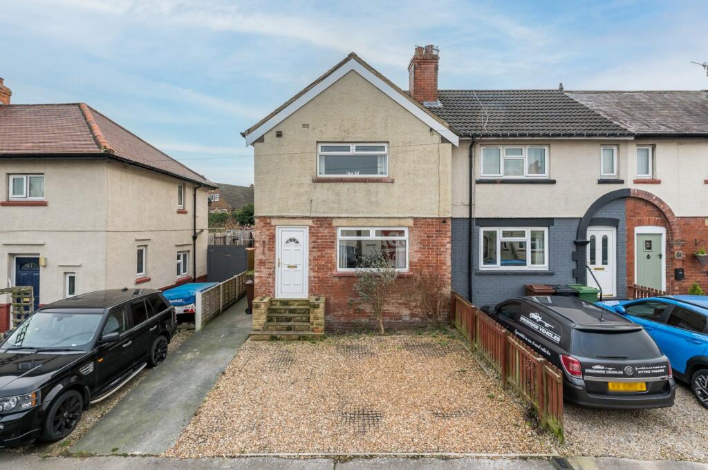 3 bedroom end of terrace house for sale in Westbourne Grove, Otley
