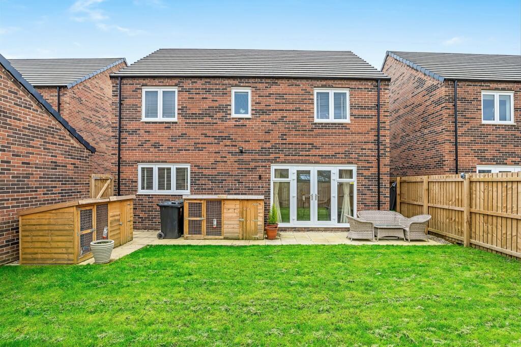 4 bedroom detached house for sale in Hillside View, Menston, Ilkley