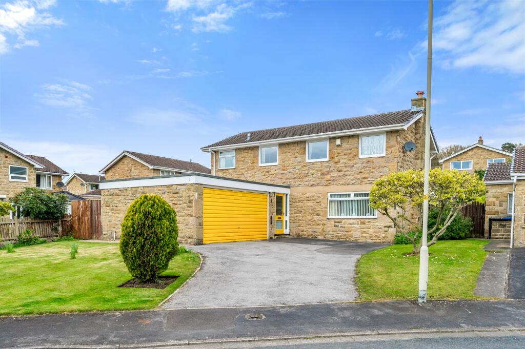 4 bedroom detached house for sale in Riverside Close, Otley, LS21